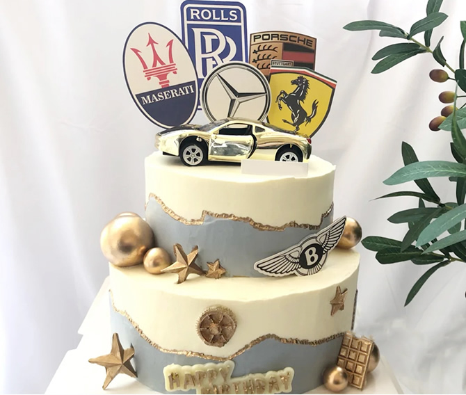 Internet celebrity Mercedes-Benz car cake A model