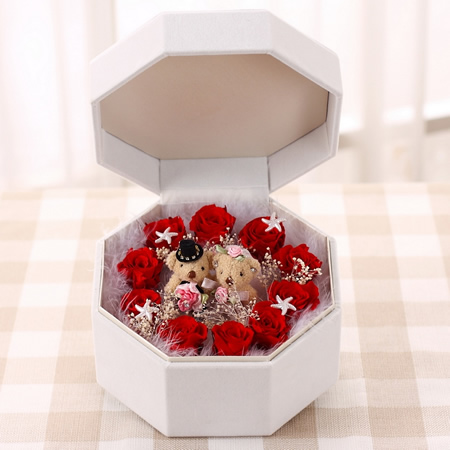 Preservation of flowers Red roses