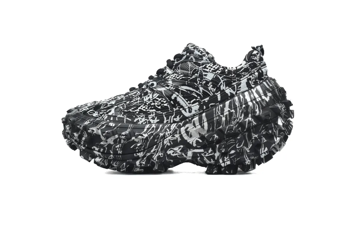 Balenciaga Defender Graffiti 685611 W2RG1 9015