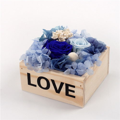 Preserve flowers and wood box love blue