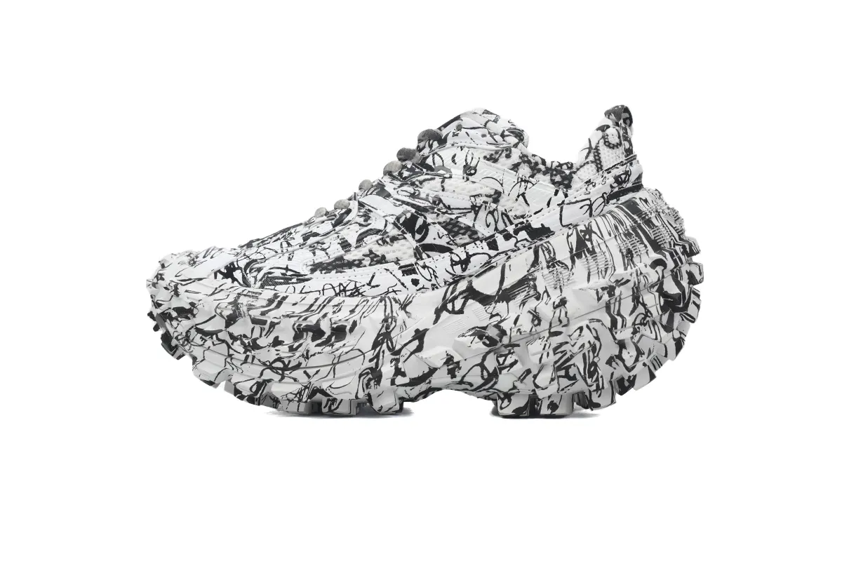 Balenciaga Defender Graffiti 685611 W2RAM 9010