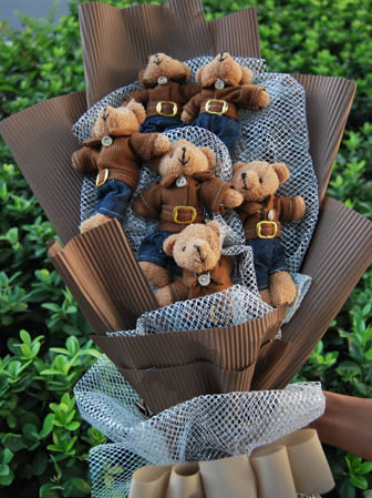 Cartoon bouquet - cute baby bear