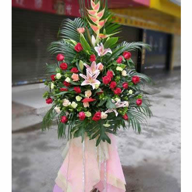 Famous_Celebration Flower Basket