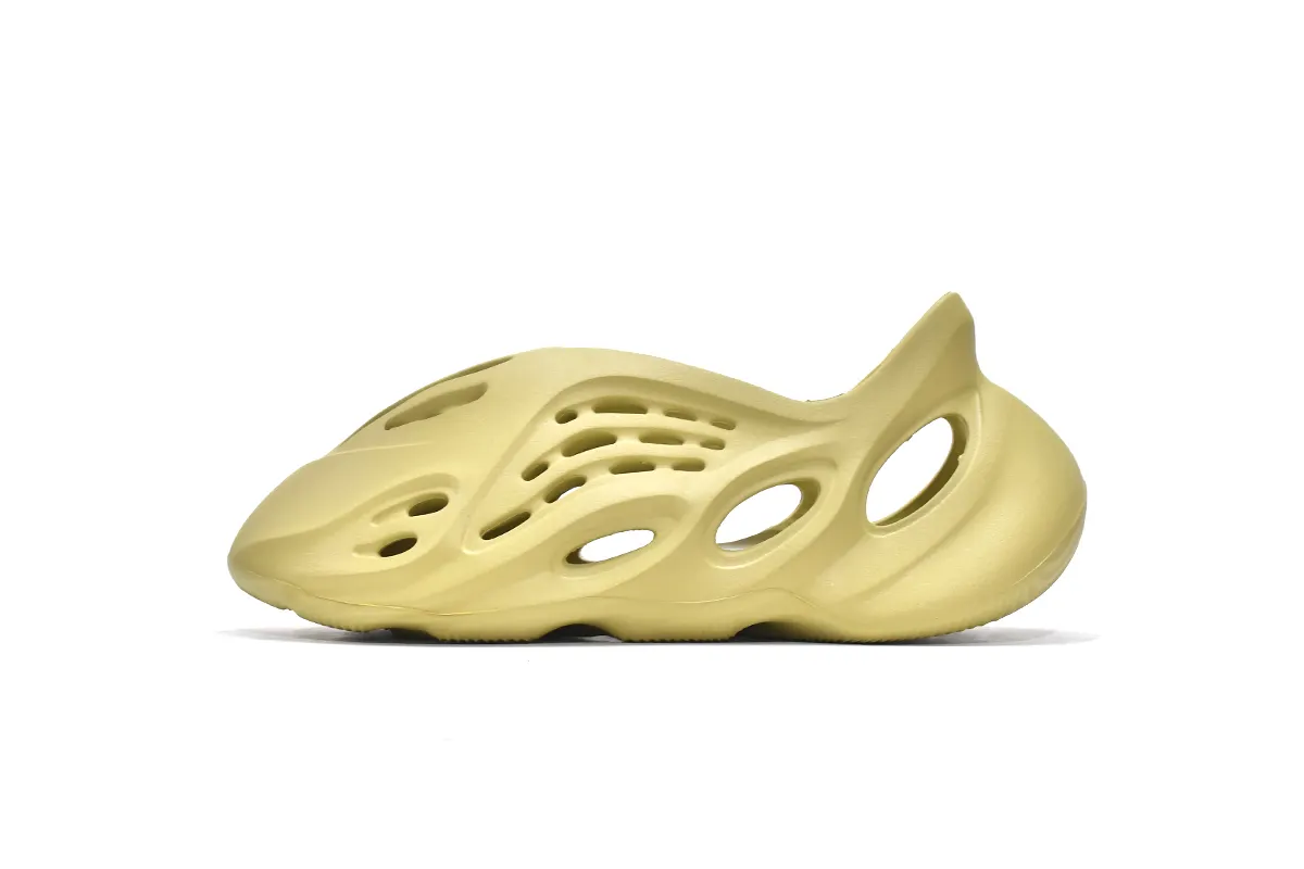 adidas Yeezy Foam Runner Sulfur GV6775