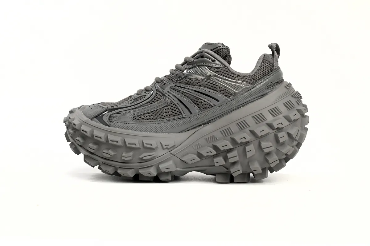 Balenciaga Defender Black Gray 685611 W2RA6 3000