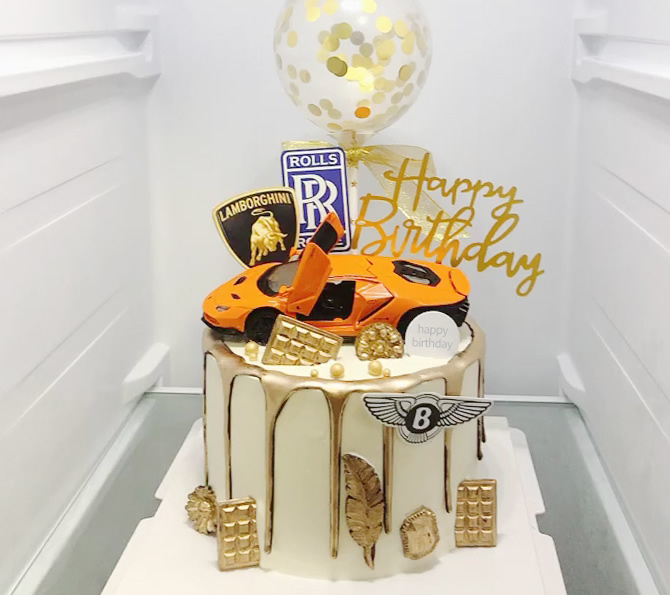 Single-layer car cake E-model
