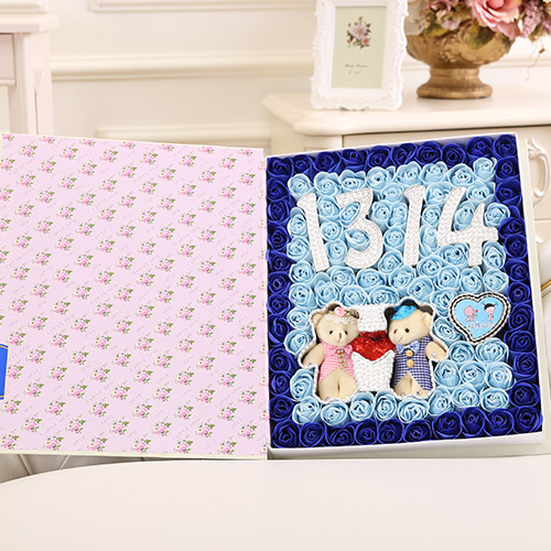Soap Flower 1314+Hand-Holding Bear Blue