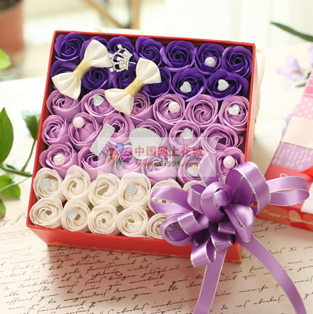 Soap flowers, lean on each other